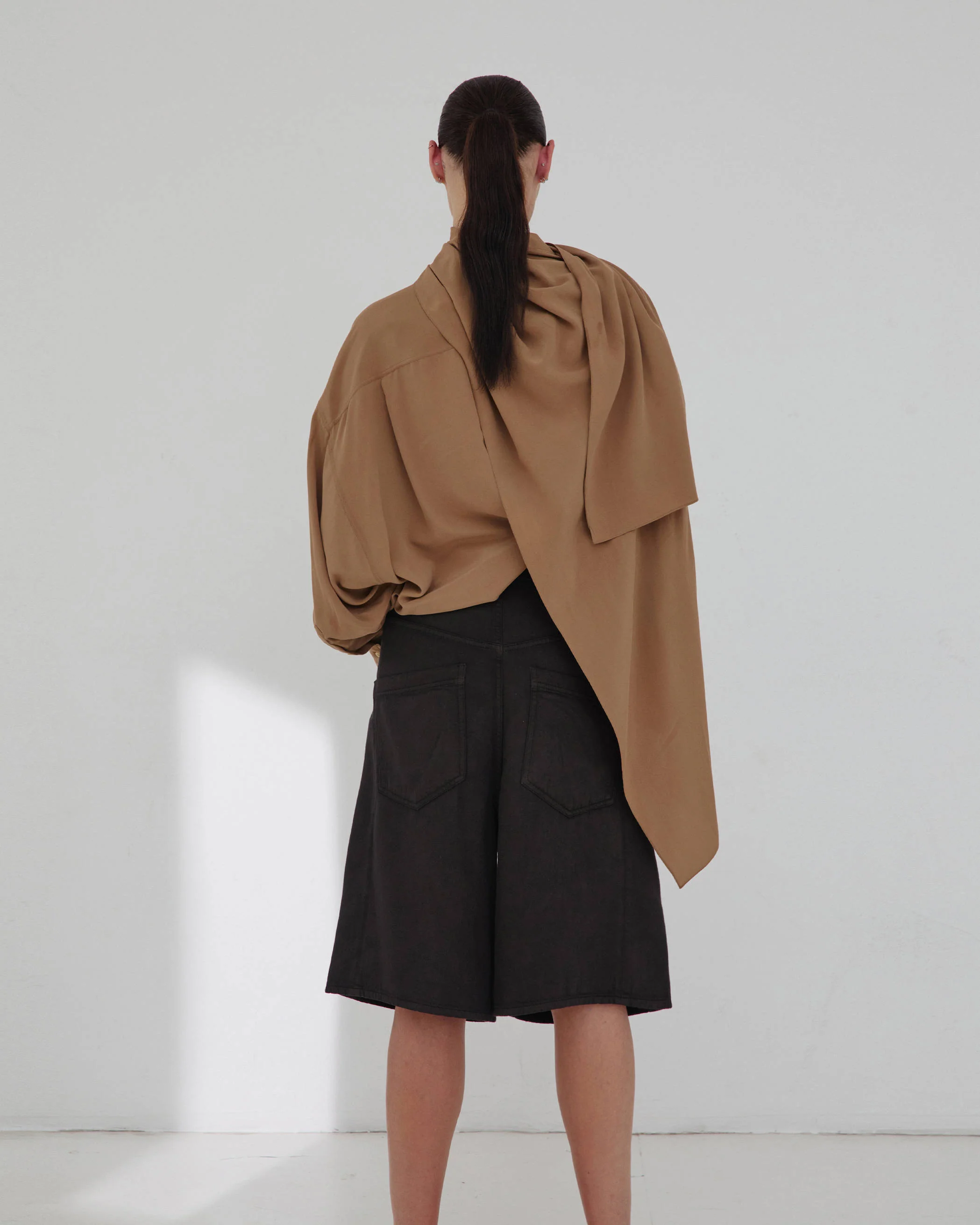 INES - FOLD OVER TENCEL SHORTS - Image 3