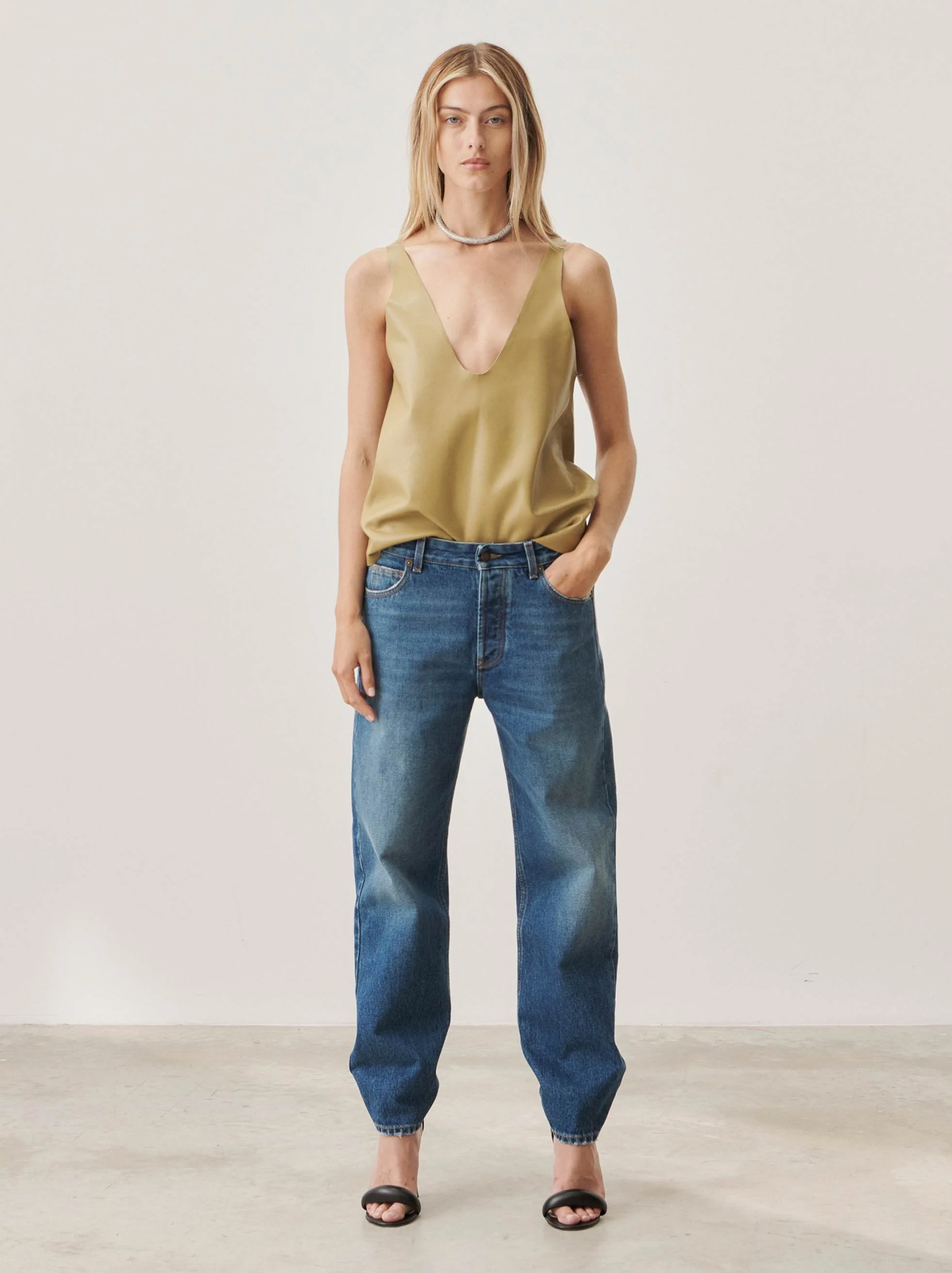 LIZ - GATHERED BOYFRIEND DENIM