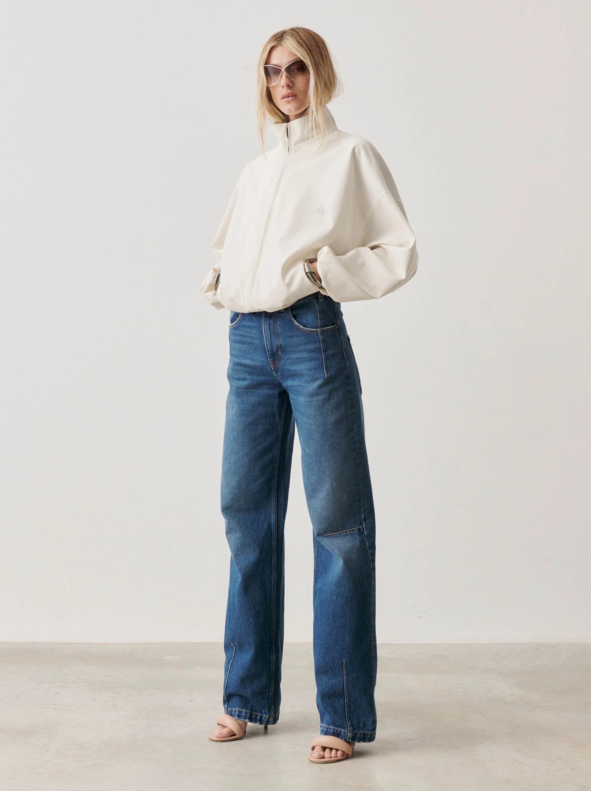 LU - FITTED DENIM - Image 2
