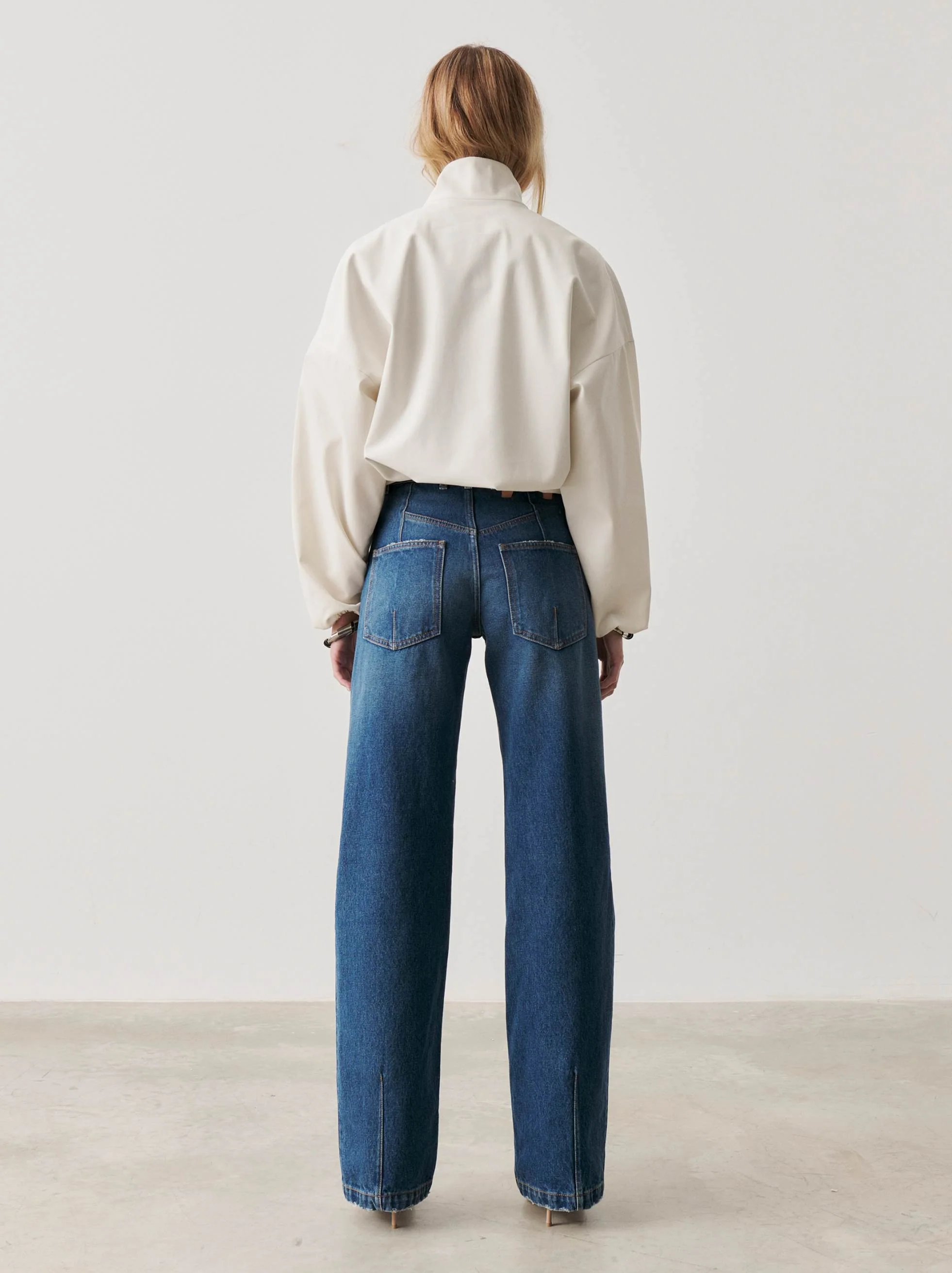 LU - FITTED DENIM - Image 3