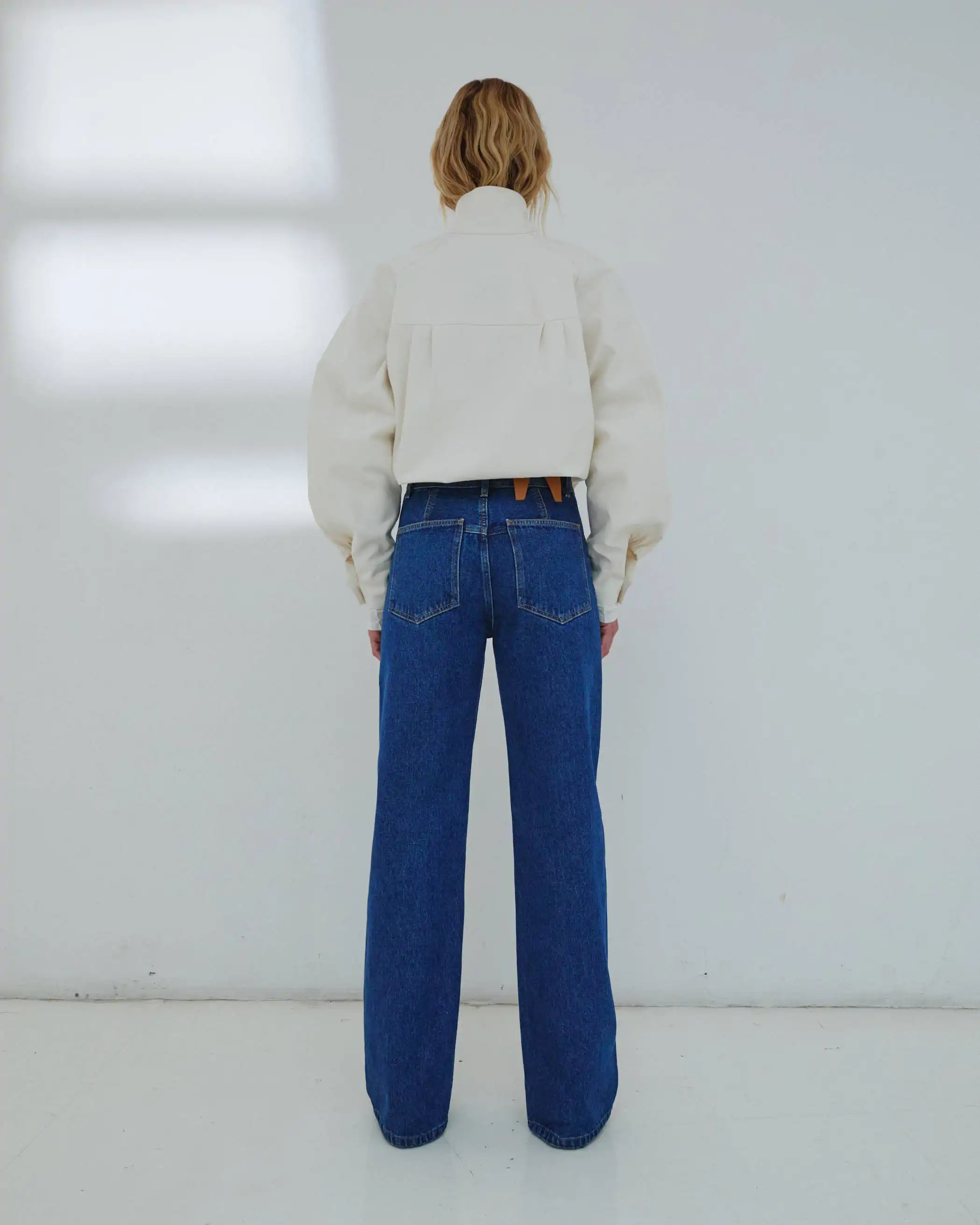 LU - STRAIGHT LEG PLEAT EFFECT FITTED DENIM - Image 3
