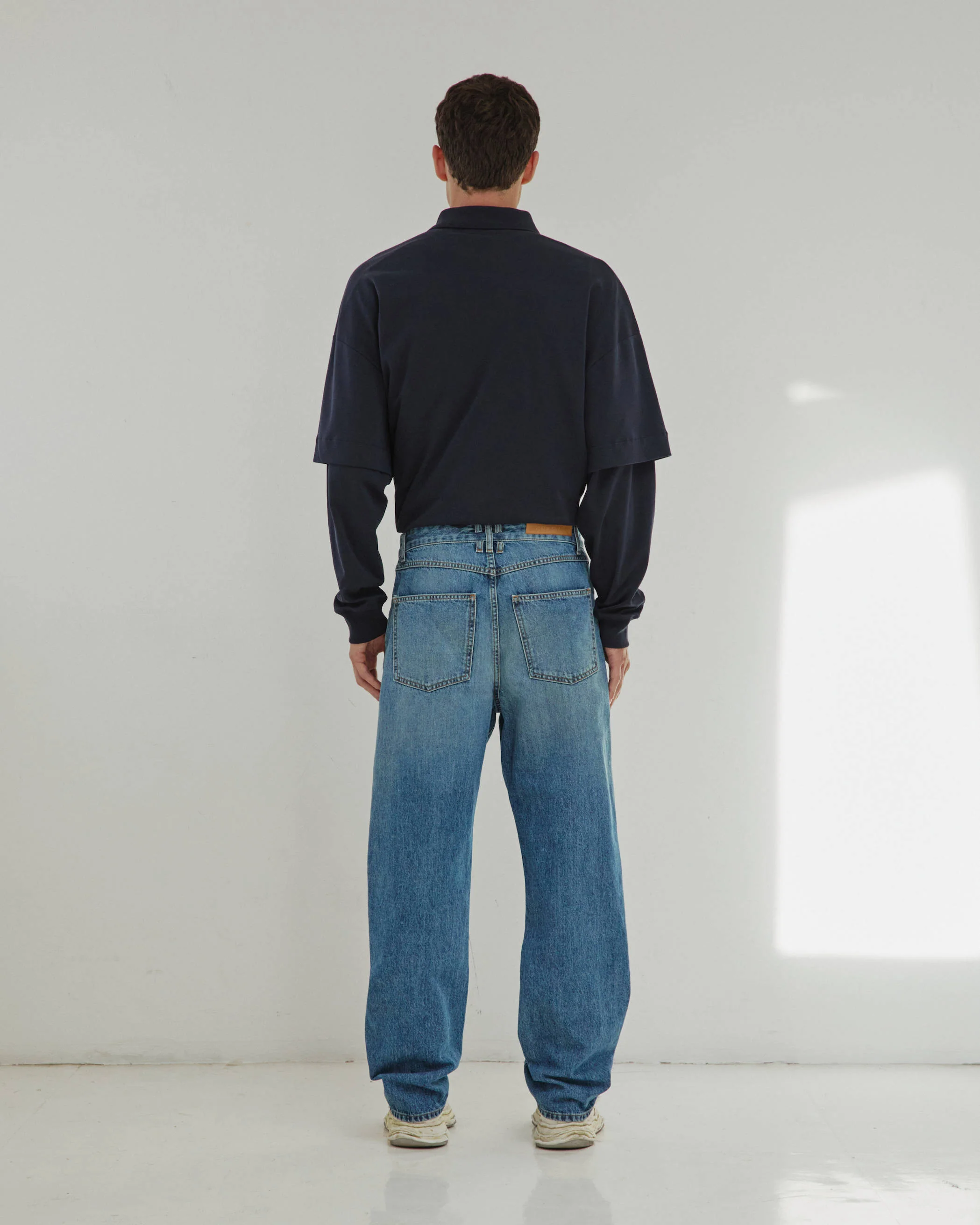 MARK - RELAX FIT LIGHT DENIM - Image 3