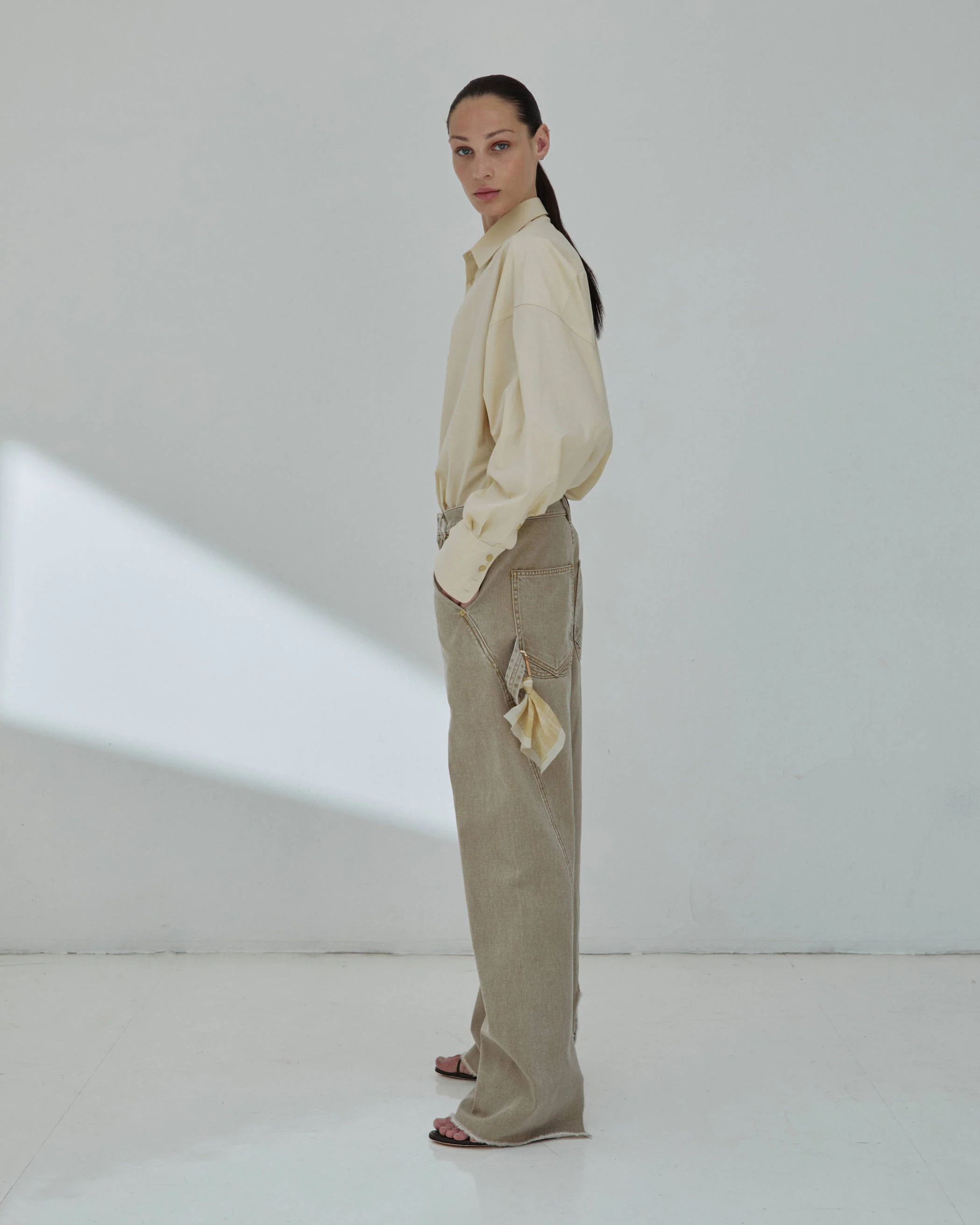 SIENNA - LOOSE SIDE SPLIT DENIM - Image 3
